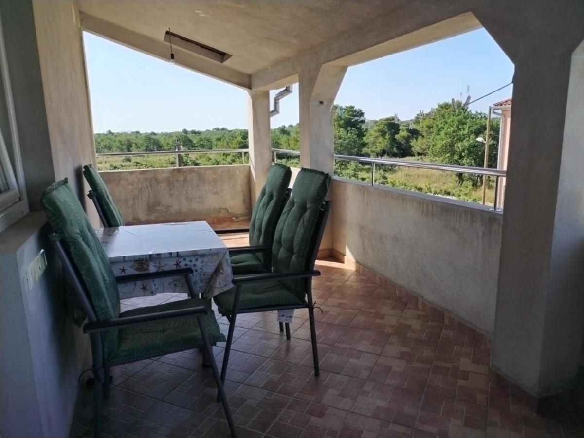 Apartman Kristina Sa Dvije Sobe Biograd Na Moru Exterior photo